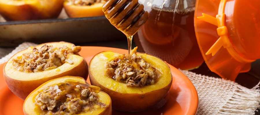 Pêches rôties au muesli