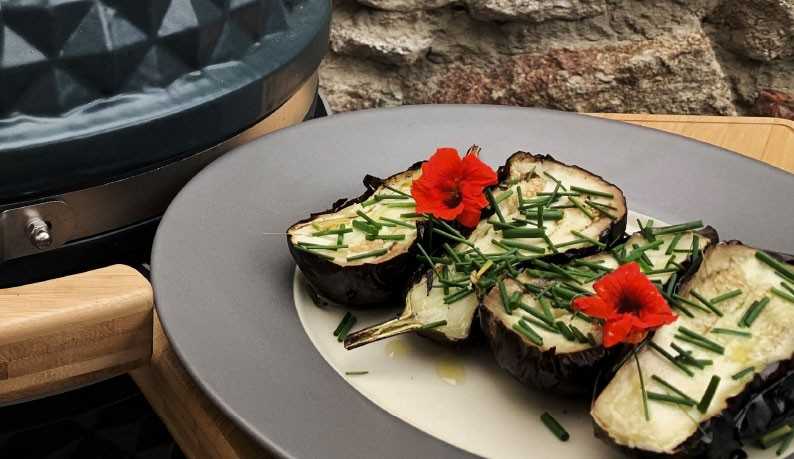 Aubergines cuites à la flamme et fumées "Pommes de pin"