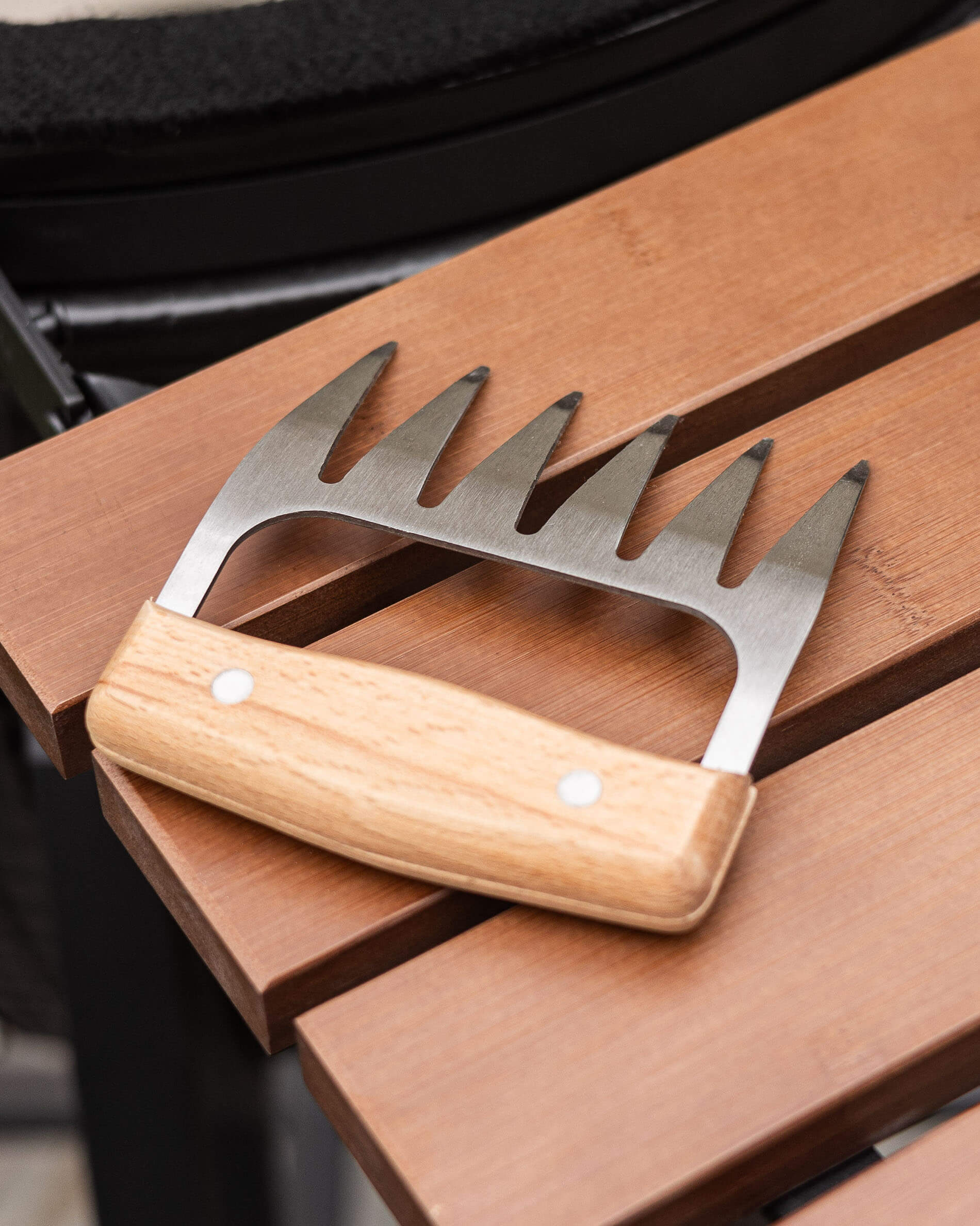 Paar Grillkrallen aus Edelstahl und Holz