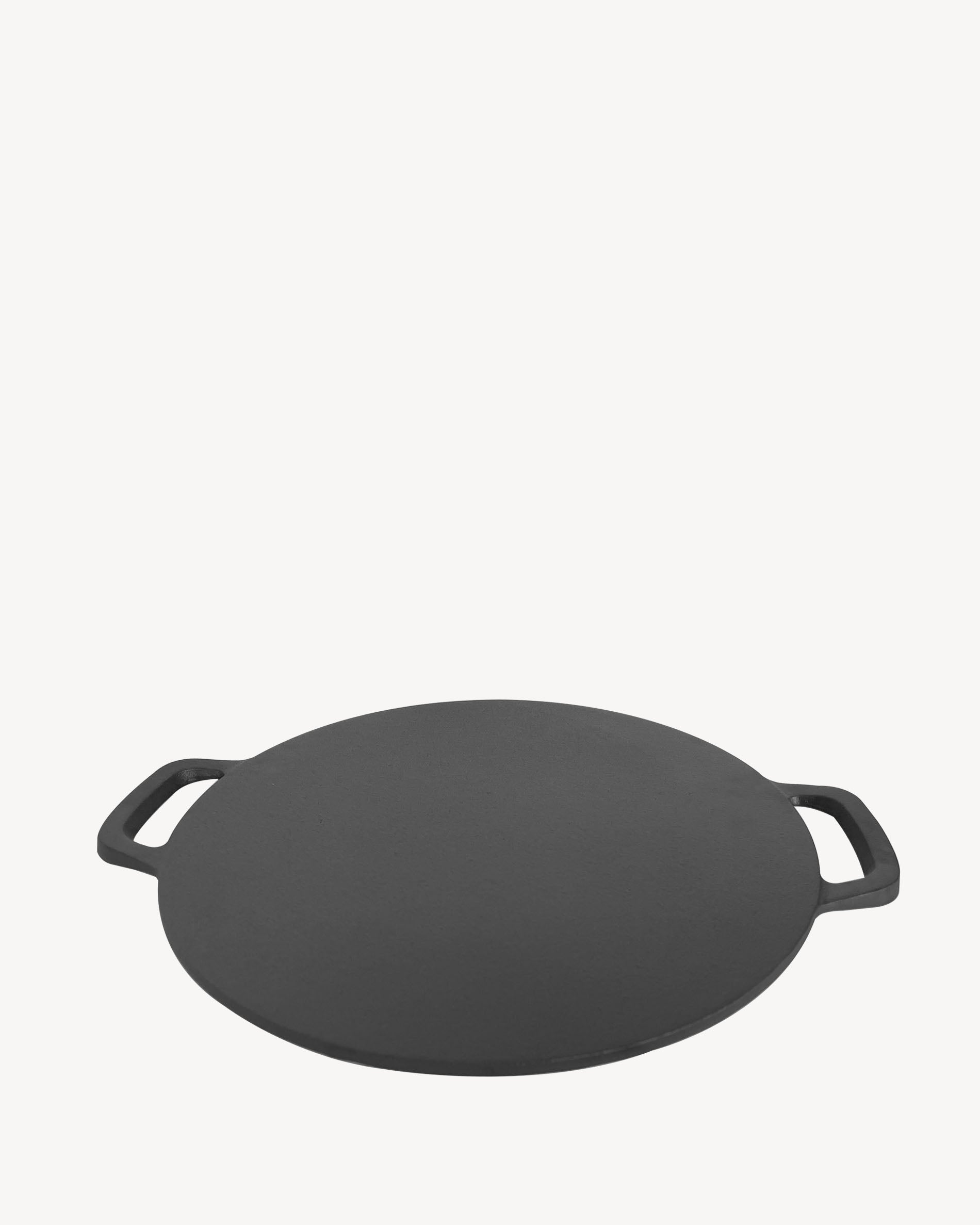 Runde glatte Gussplatte für das Grillen auf dem Kamado.