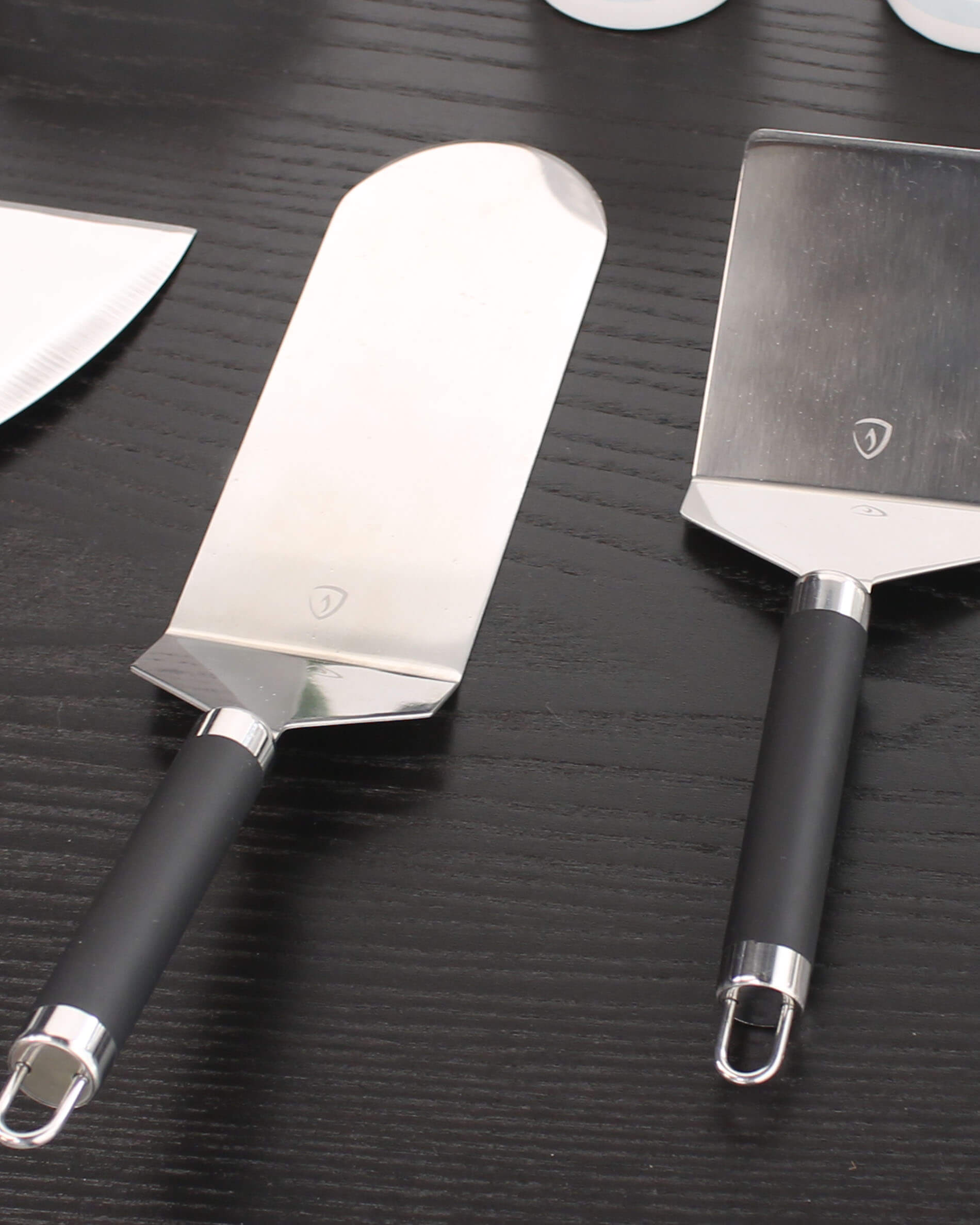 Spatule à poisson et spatule classique