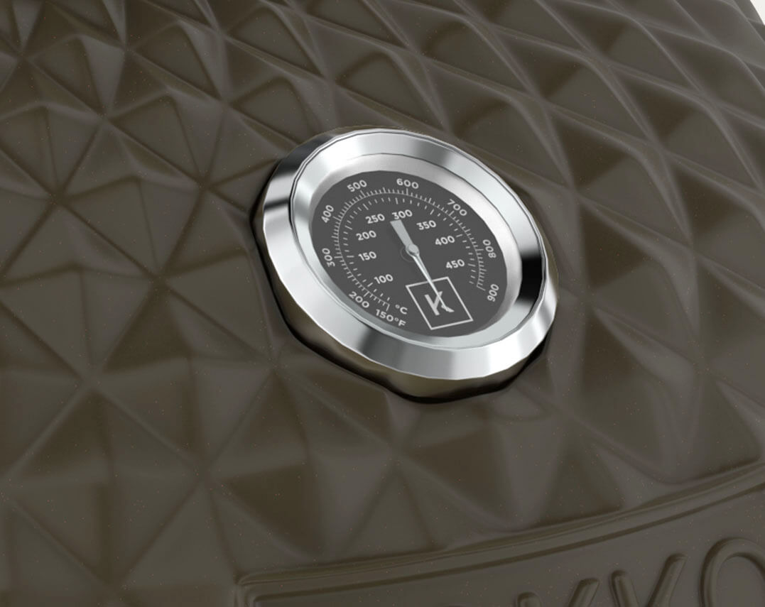 Thermomètre en inox intégré au couvercle du kamado Kokko XL.